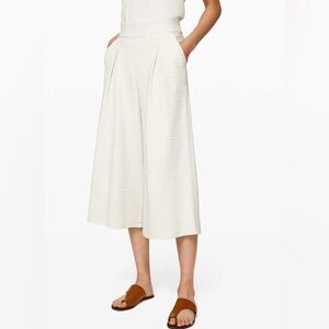 Lululemon Can You Feel The Pleat Crop Light Ivory Size 4